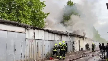 Пожар в пяти гаражах произошел на юге Москвы