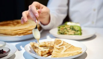 Более 520 кафе и ресторанов Москвы присоединилось к фестивалю "Масленица"