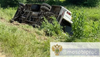 15 человек пострадали при съезде микроавтобуса в кювет в подмосковном Ступине