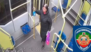 В Казани пассажирка трамвая умерла после падения в салоне