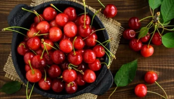 Экономист Мосягин: черешня и персики могут подорожать на 35% в РФ