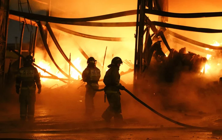 Два человека погибли при пожаре в квартире дома на юге Москвы Два человека погибли при пожаре в квартире дома на юге Москвы