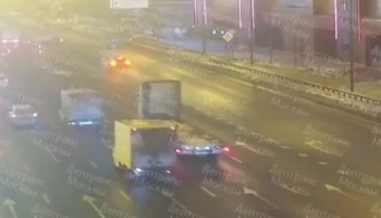 Автомобиль перевернулся на МКАД