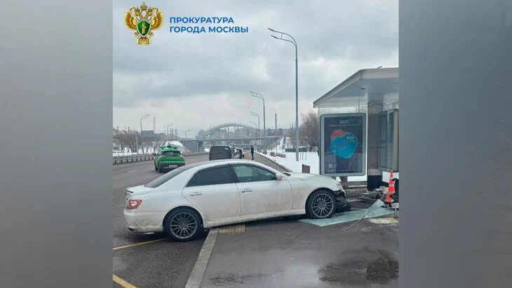 Прокуратура взяла под контроль ДТП на остановке в Москве Прокуратура взяла под контроль ДТП на остановке в Москве