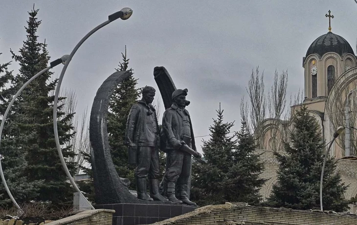 День траура по жертвам обстрела объявили в понедельник в Донецке