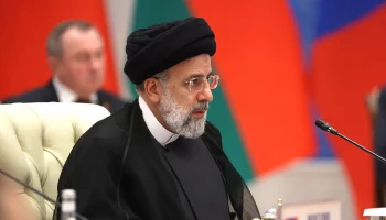 Стали известны место и время проведения похорон Раиси