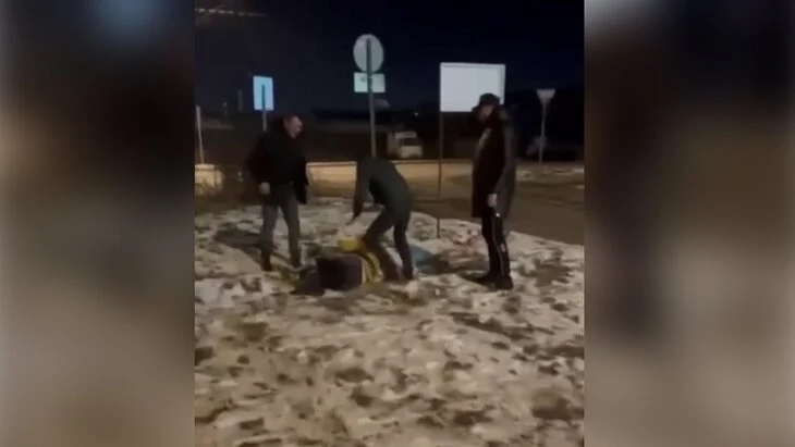 Четверо человек задержаны после избиения мужчины возле дома в Лобне