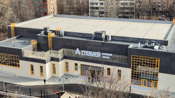 Собянин осмотрел новый спортивный комплекс "Стальной" в Алексеевском районе