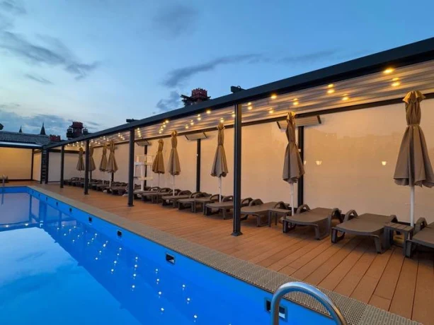 Открытые бассейны продолжают работать на двух площадках «Московских сезонов»