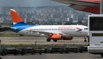 Двигатель самолета авиакомпании "Азимут" загорелся при посадке в аэропорту Антальи