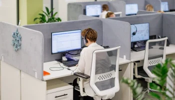 Собянин напомнил о горячих линиях для обращения во время новогодних каникул