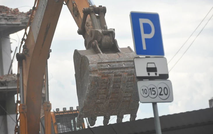 Заброшенную постройку демонтировали в Таганском районе