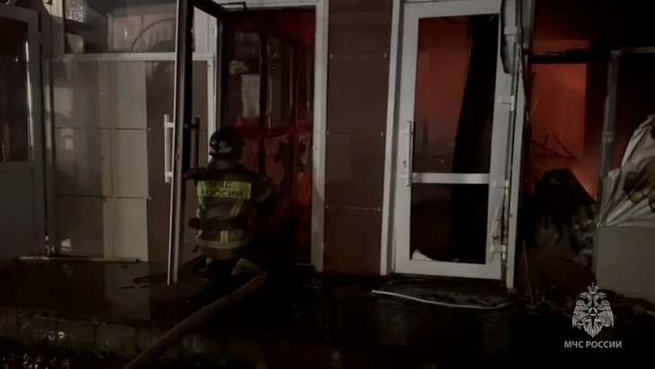 Открытое горение ликвидировано в торговых павильонах на Ставрополье