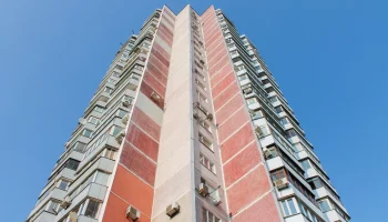 На юго-западе Москвы стартовал капитальный ремонт жилого дома 1996 года постройки