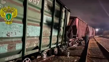 Пять грузовых вагонов сошли с рельсов в Мурманске