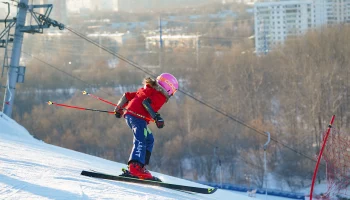 Москвичам рассказали о маршрутах наземного транспорта до горнолыжных склонов