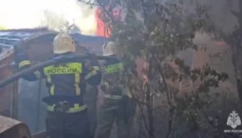 Восемь домов загорелись в Аксайском районе Ростовской области