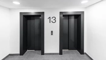 Почти 330 лифтов заменят в жилых домах на северо-западе Москвы