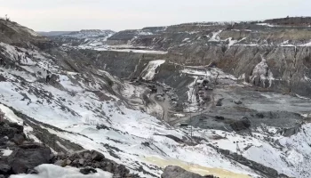 Первая буровая установка пробила свод рудника "Пионер"