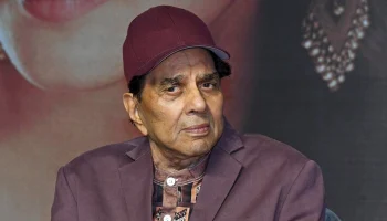 Индийский актер Дхармендра скончался на 90-м году жизни