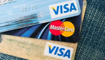 Банки РФ не хотят открывать карты иностранцам из-за высоких рисков &ndash; СМИ