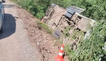 Автобус съехал в кювет на трассе в Красноярском крае