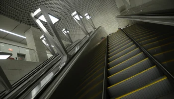 &laquo;МК&raquo;: Две пенсионерки пострадали после падения с эскалатора в московском метро