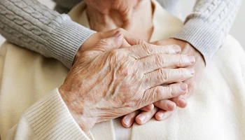 Специалисты рассказали о разнице между забывчивостью и деменцией у пожилых людей