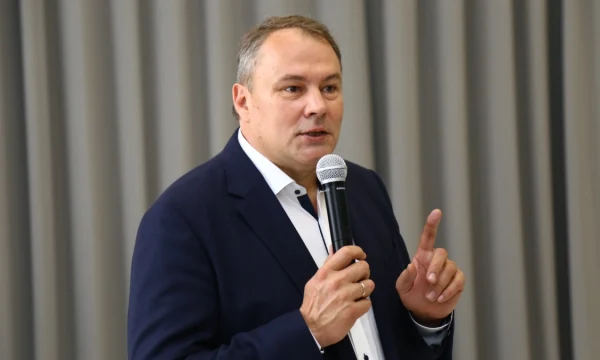 «Важно помнить имена героев»: Петр Толстой поддержал благоустройство сквера Авдеева в Люблино «Важно помнить имена героев»: Петр Толстой поддержал благоустройство сквера Авдеева в Люблино