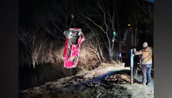 Иномарка опрокинулась по вине водителя без прав в Приморье