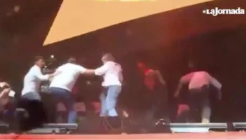 Девять человек погибли при обрушении сцены на митинге в Мексике