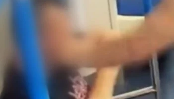 Житель Перми избил мужчину в вагоне поезда московского метро Житель Перми избил мужчину в вагоне поезда московского метро