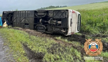 Автобус с 40 пассажирами опрокинулся в Башкирии