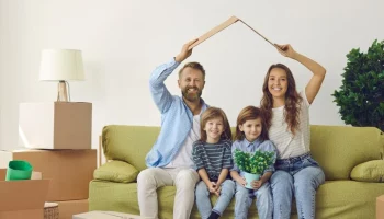 Хуснуллин заявил, что условия по семейной ипотеке могут привязать к числу детей в семье