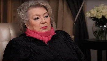 Тарасова отреагировала на возвращение избитой матерью фигуристки к Плющенко