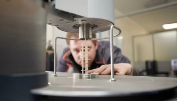 Овчинский: Благодаря поддержке города московские предприятия увеличивают объемы производства