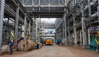 9 человек пропали после начала пожара на "Нижнекамскнефтехиме"