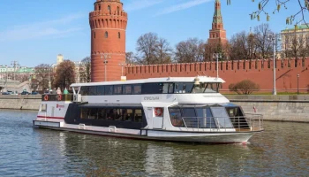 Свыше шести тысяч пассажиров насладились речными прогулками на судне &laquo;Стрельна&raquo;