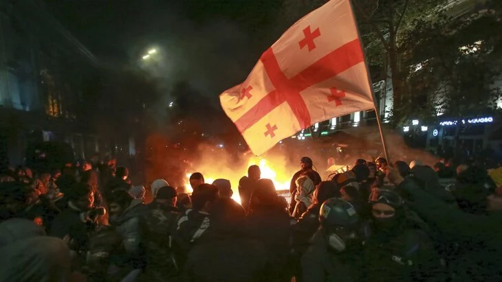 Более 30 сотрудников МВД пострадали на митингах в Тбилиси Более 30 сотрудников МВД пострадали на митингах в Тбилиси