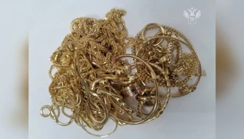 Таможенники в Сочи обнаружили у россиянки драгоценности на 56 млн руб