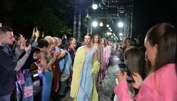 На Патриарших прудах прошел Большой показ российских дизайнеров