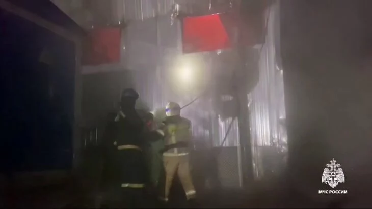 Открытое горение на складе лакокрасочной продукции в Башкортостане ликвидировано Открытое горение на складе лакокрасочной продукции в Башкортостане ликвидировано