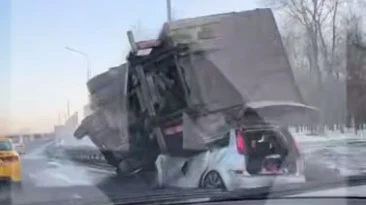 СМИ: Два человека пострадали в аварии на юго-востоке Москвы СМИ: Два человека пострадали в аварии на юго-востоке Москвы