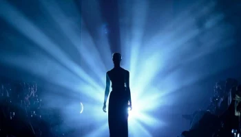 Москва онлайн покажет обзор фестиваля света "Проекция" в кинопарке "Москино"