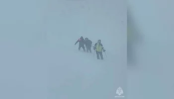 Спасатели нашли на Эльбрусе двух потерявшихся туристов из Москвы