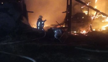 Четыре человека погибли при пожаре в Свердловской области