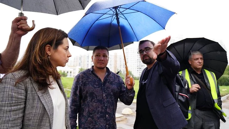 Мария Воропаева осмотрела ход работ по устройству пешеходного перехода в Ново-Переделкине Мария Воропаева осмотрела ход работ по устройству пешеходного перехода в Ново-Переделкине