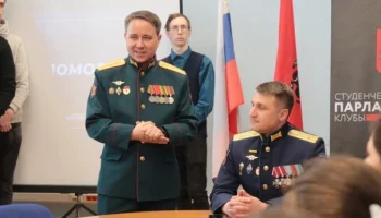 Участники СВО Эльдар Шарипов и Эдуард Шонов приняли участие в гражданской акции с молодежным парламе