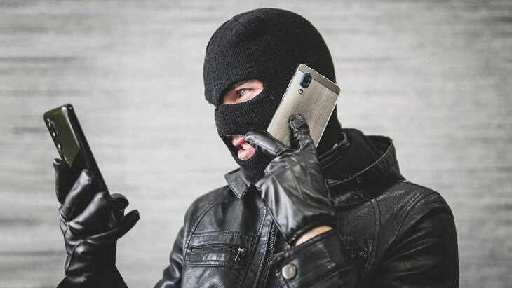 В Узбекистане задержали 32 телефонных мошенника, обманывавших россиян В Узбекистане задержали 32 телефонных мошенника, обманывавших россиян