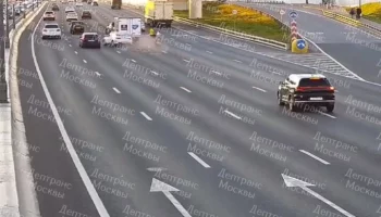 Пять автомобилей столкнулись на 40-м км МКАД